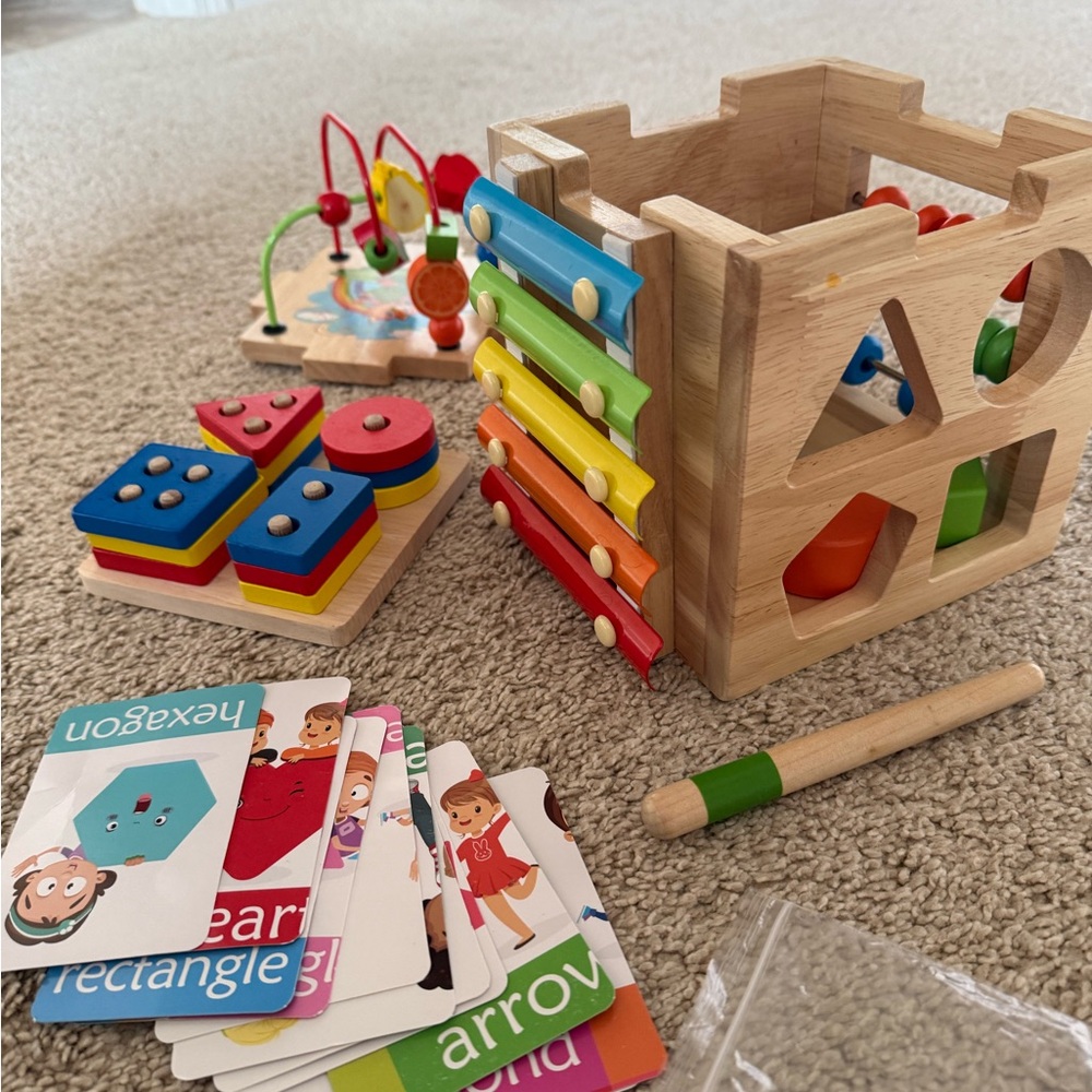 BABYYER Wooden Activity Cube - Picture 4 of 8